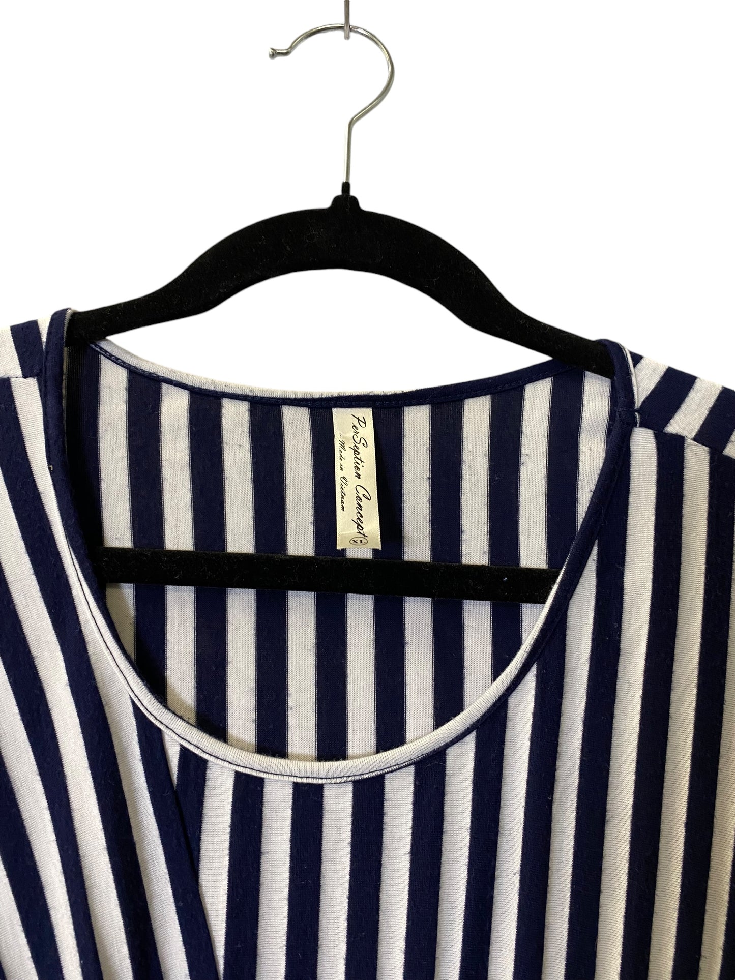 Top 3/4 Sleeve By Perseption Concept In Striped Pattern, Size: Xl