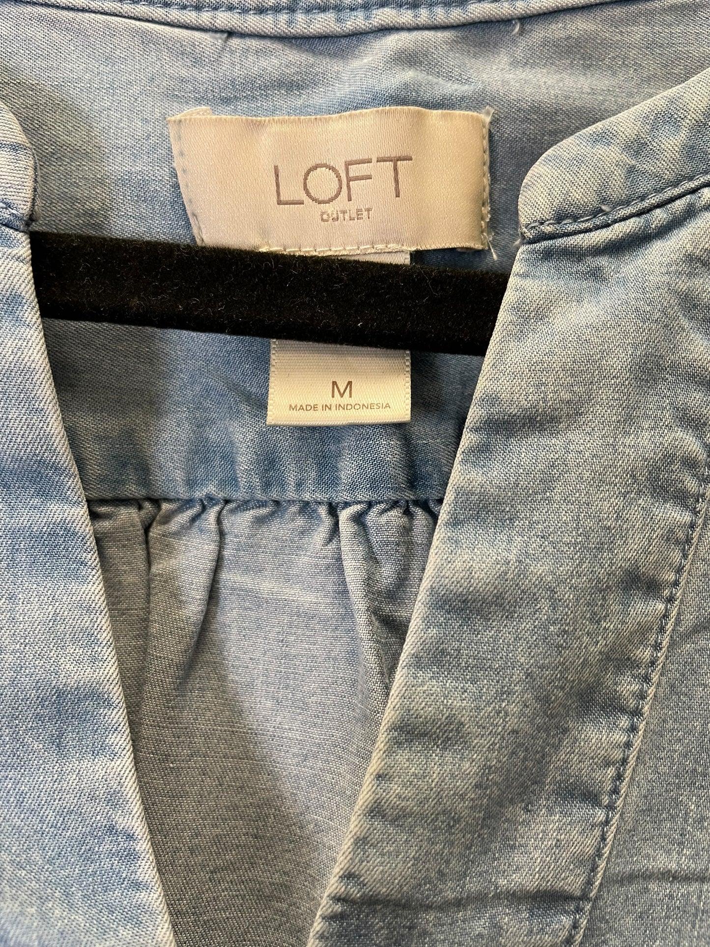 Top Long Sleeve By Loft In Blue Denim, Size: M