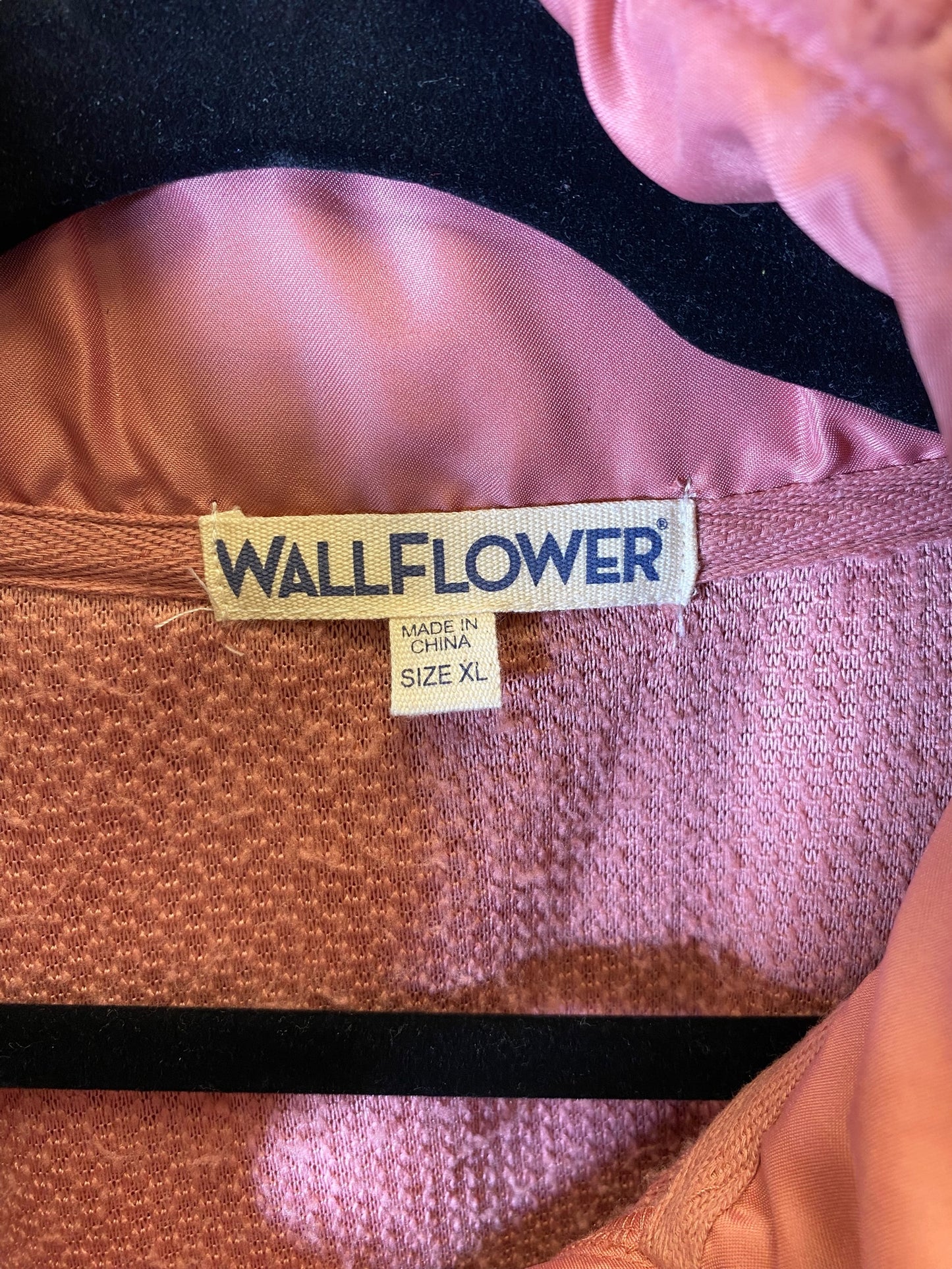 Sweater By Wallflower In Pink, Size: Xl