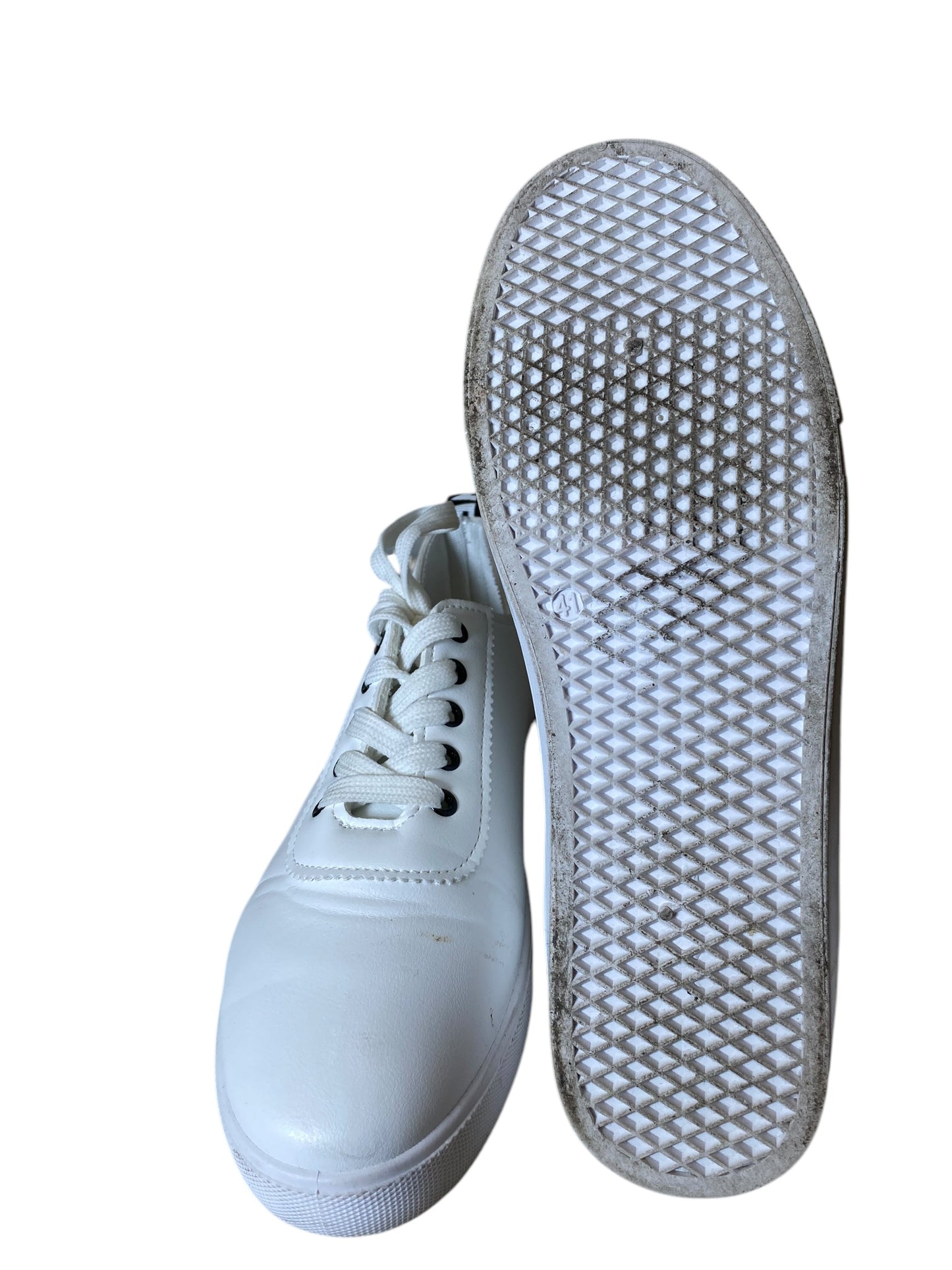 Shoes Athletic By Cmc In White, Size: 8