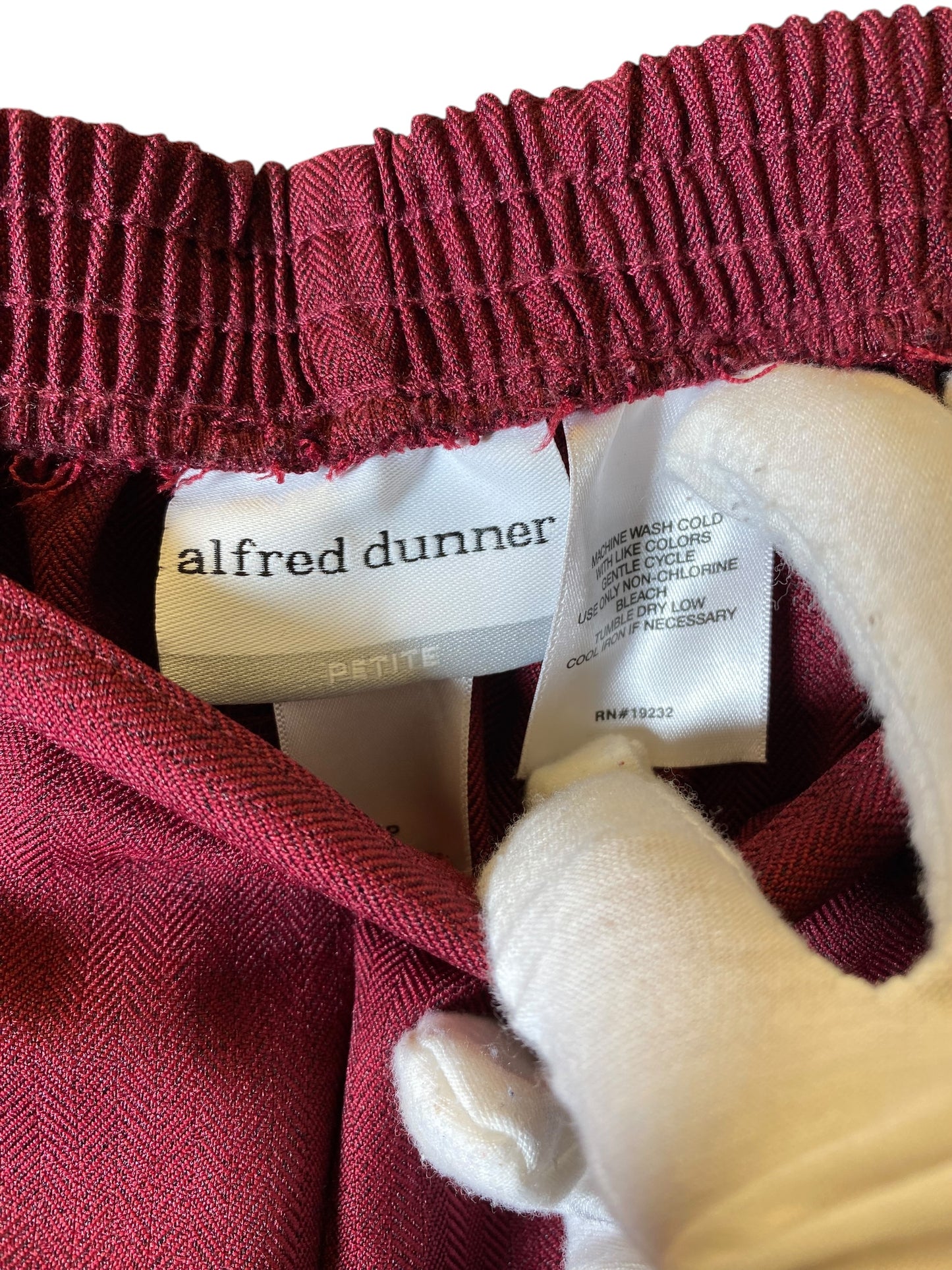 Pants Cropped By Alfred Dunner In Red, Size: 8