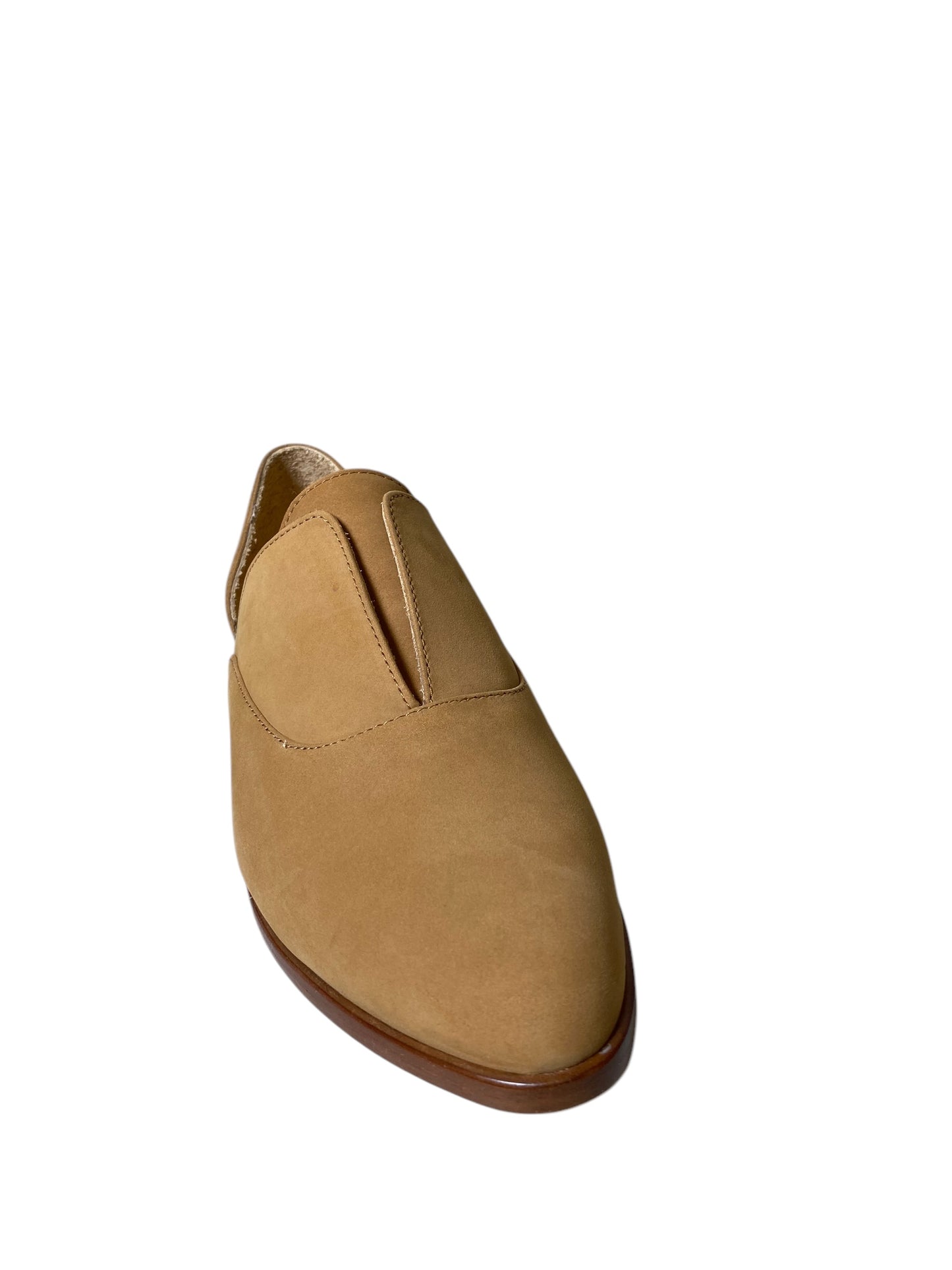 Shoes Flats By Cmc In Brown, Size: 7.5