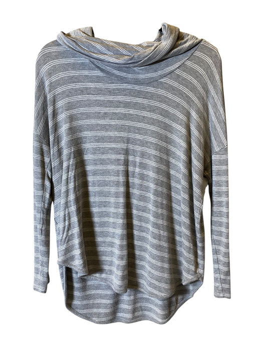 Top Long Sleeve By Lou And Grey In Grey, Size: M