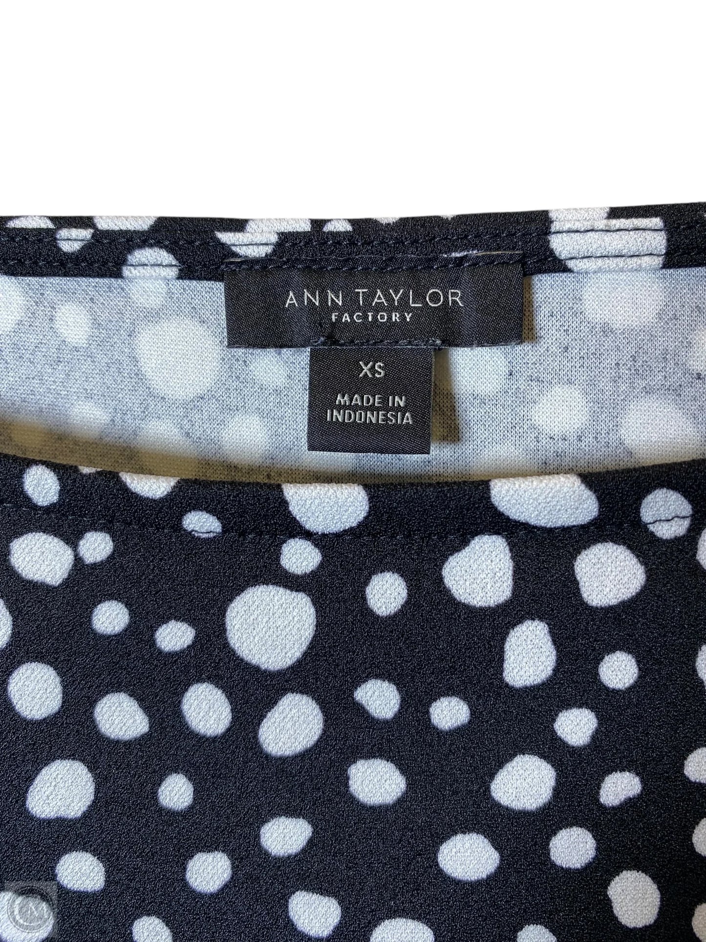 Top Long Sleeve By Ann Taylor In Black & White, Size: Xs