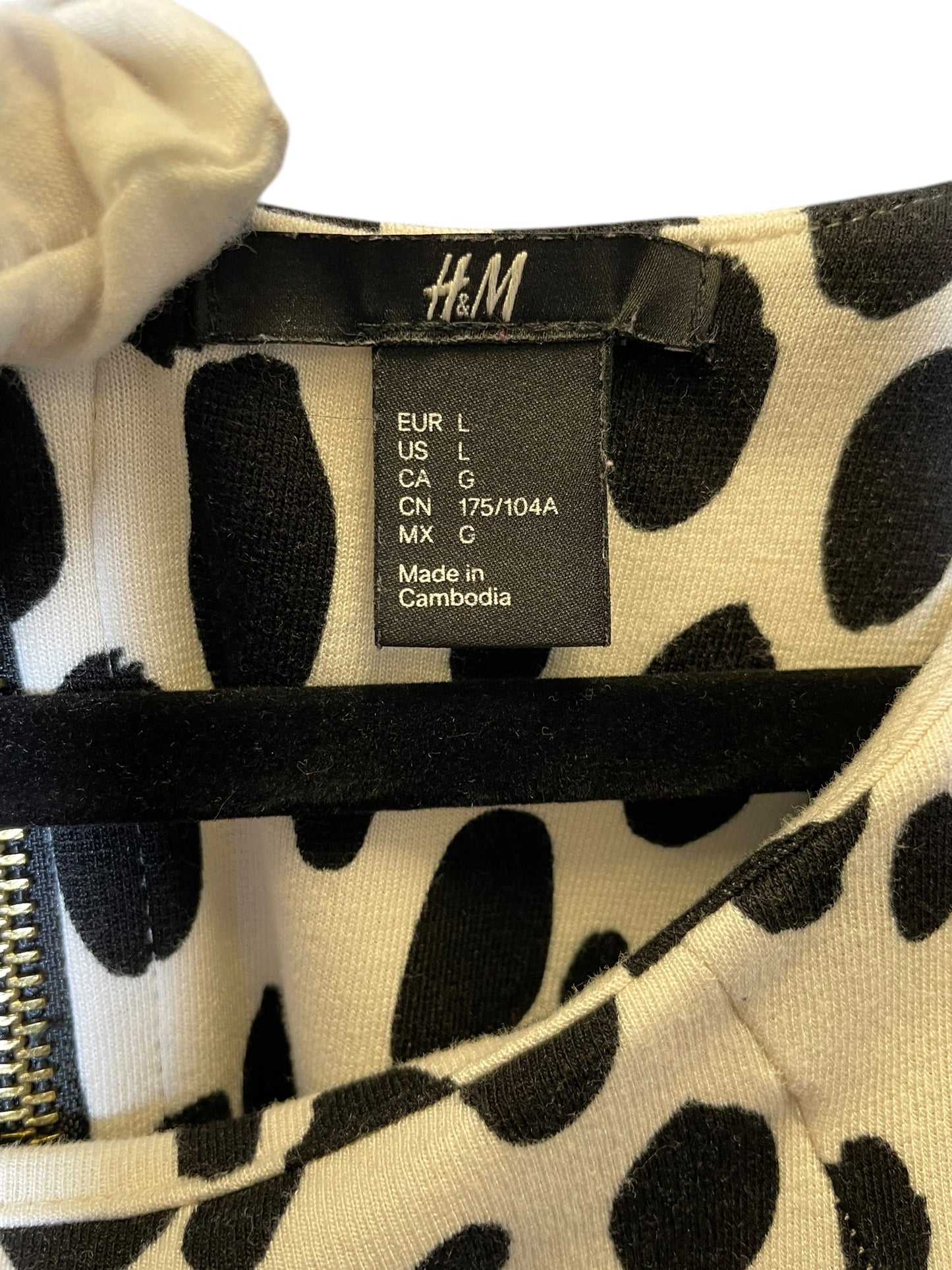 Dress Casual Short By H&m In Black & White, Size: L