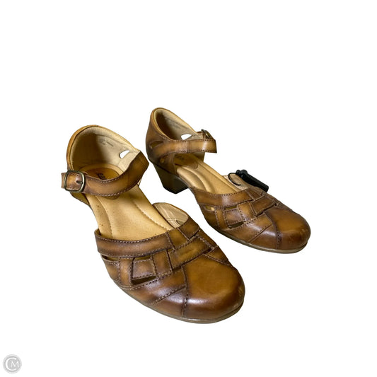 Shoes Heels Block By Earth In Brown, Size: 8