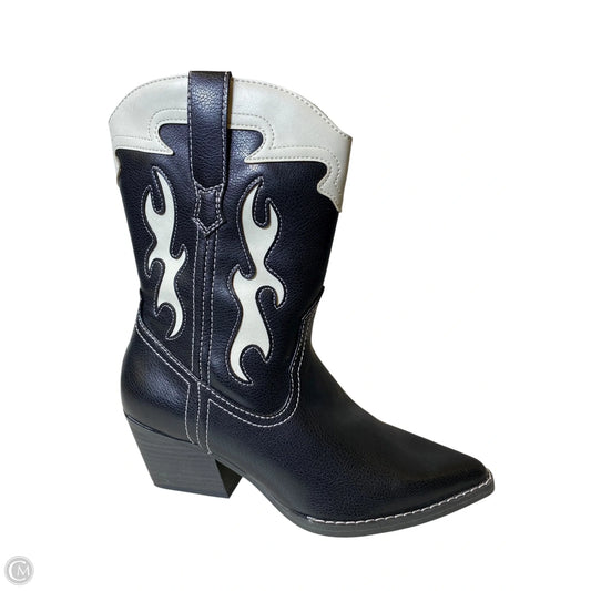 Boots Western By Clothes Mentor In Black & White, Size: 6.5