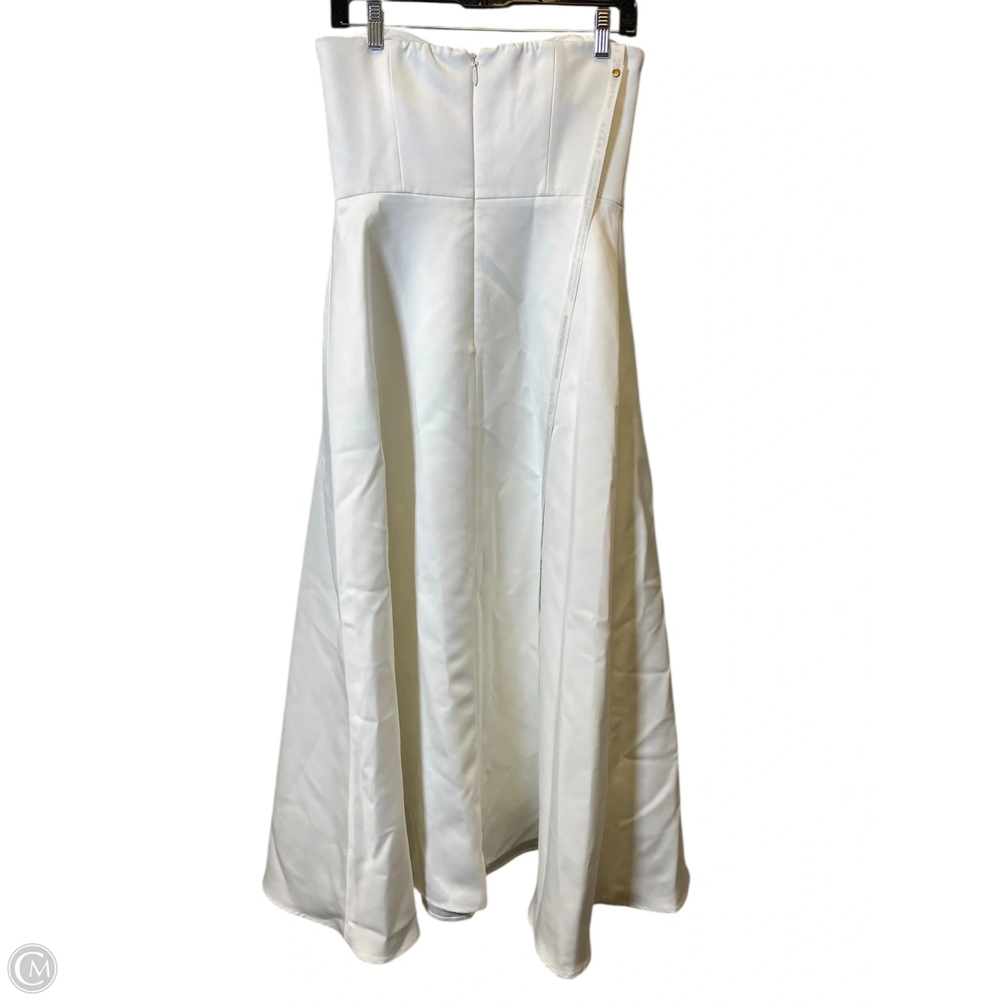 Dress Party Long By Clothes Mentor In White, Size: 6