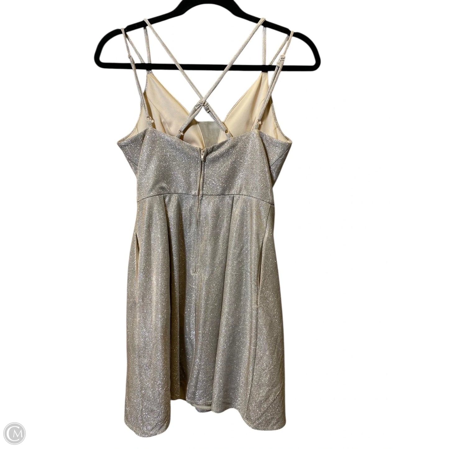 Dress Party Short By Clothes Mentor In Silver, Size: 4