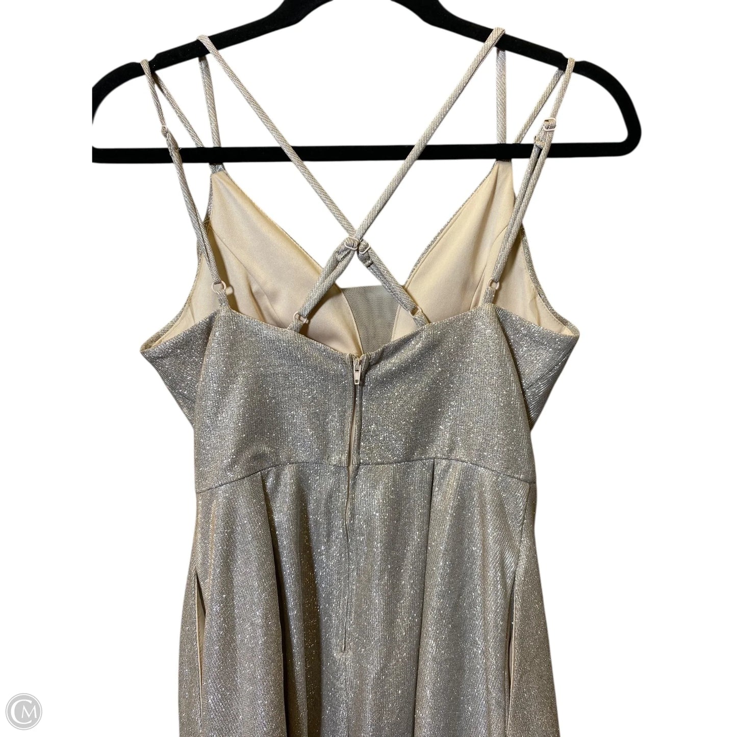 Dress Party Short By Clothes Mentor In Silver, Size: 4