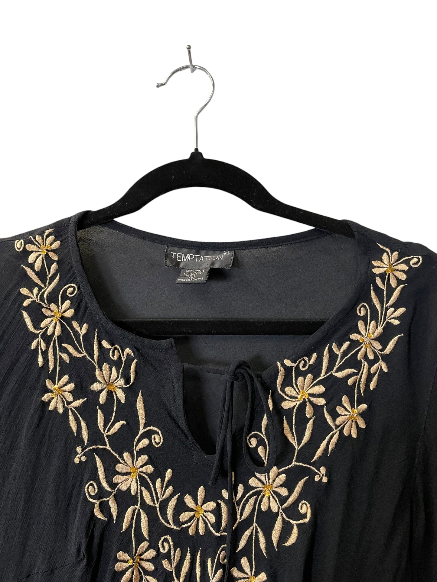 Top Long Sleeve By Clothes Mentor In Black, Size: L