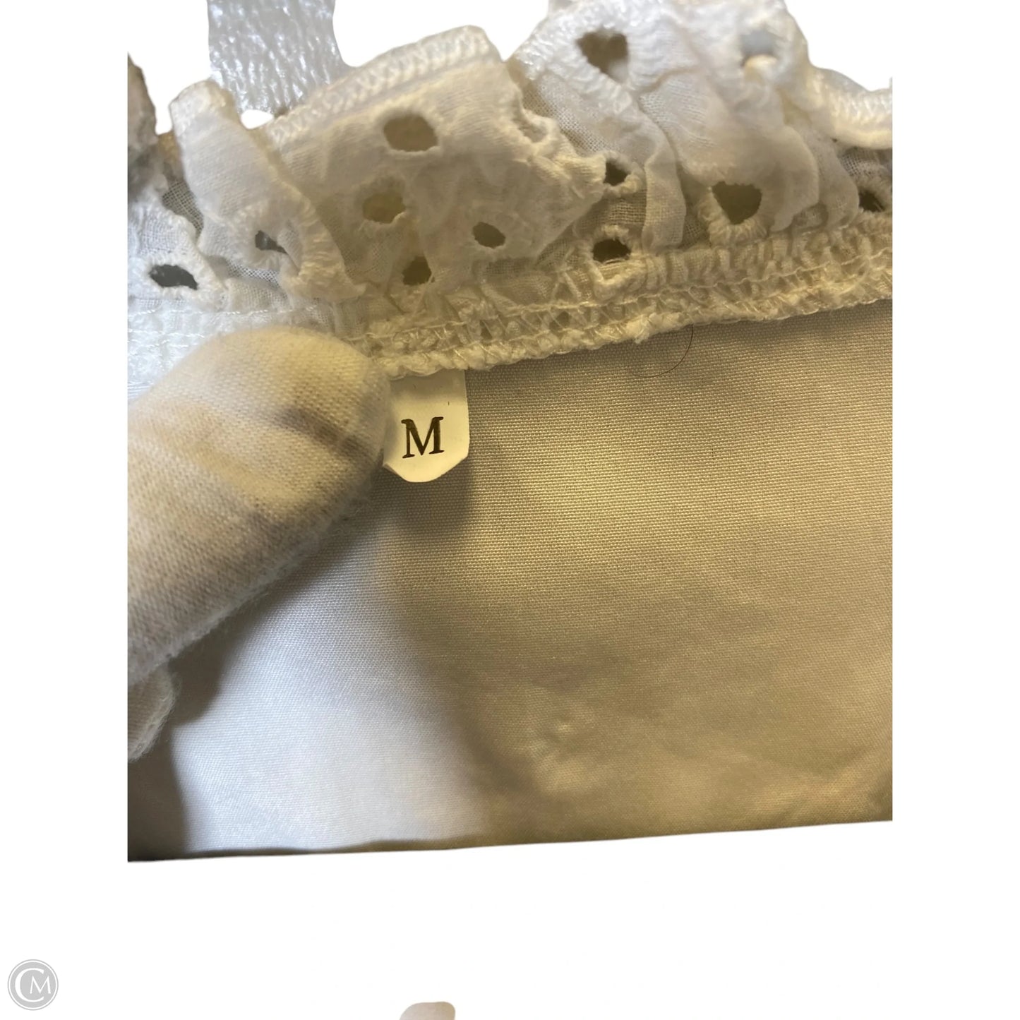 Top Long Sleeve By Clothes Mentor In White, Size: M