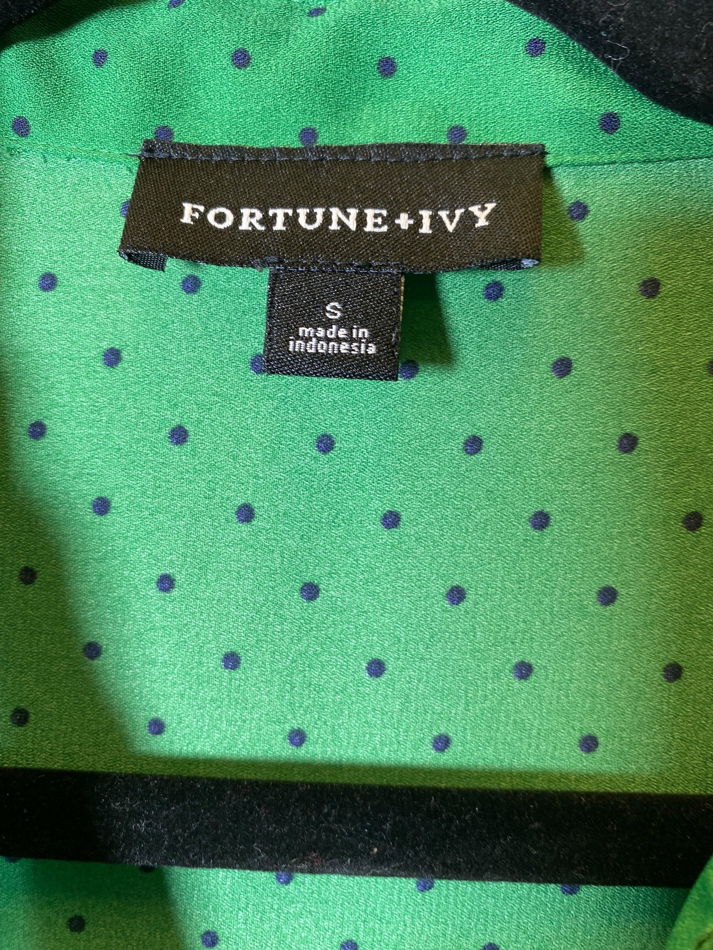 Blouse Long Sleeve By Fortune & Ivy In Green, Size: S