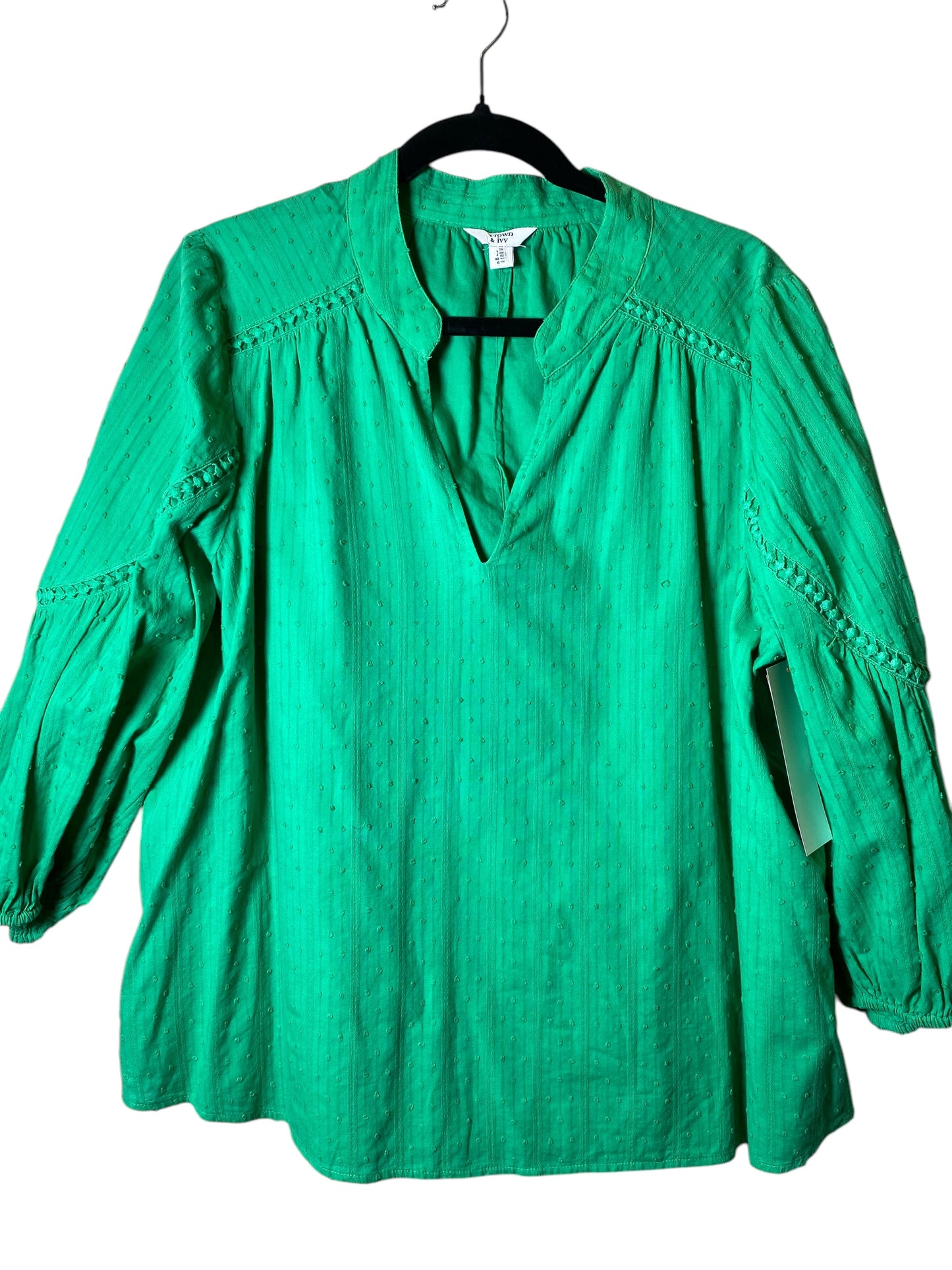 Top Long Sleeve By Crown And Ivy In Green, Size: L