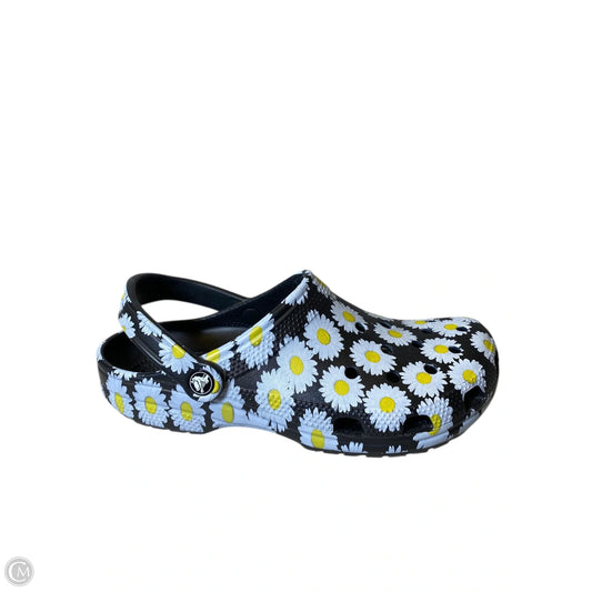 Sandals Flats By Crocs In Floral Print, Size: 10