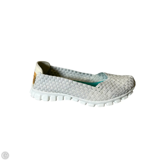 Shoes Flats By Skechers In Cream, Size: 8