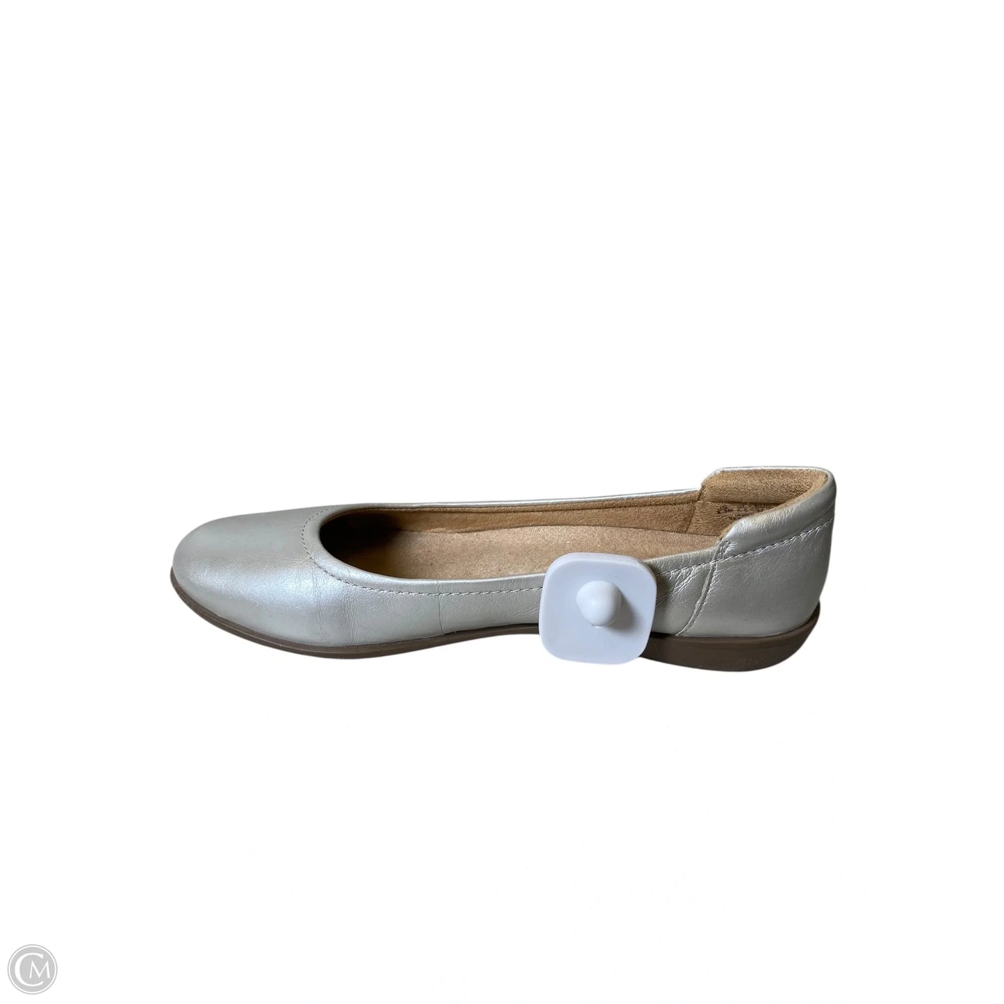 Shoes Flats By Naturalizer In Silver, Size: 8.5