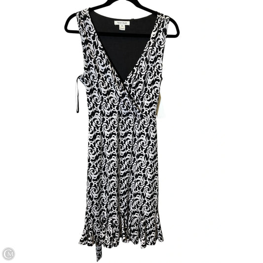 Dress Casual Short By White House Black Market In Black & White, Size: M