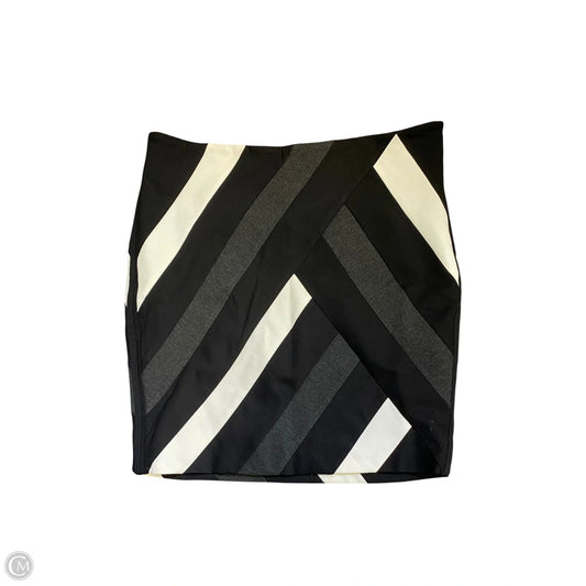 Skirt Mini & Short By White House Black Market In Black & White, Size: L