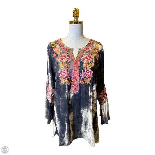Top Long Sleeve By Calessa In Multi-colored, Size: S
