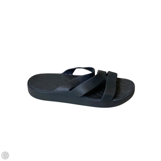 Sandals Flats By Crocs In Black, Size: 11