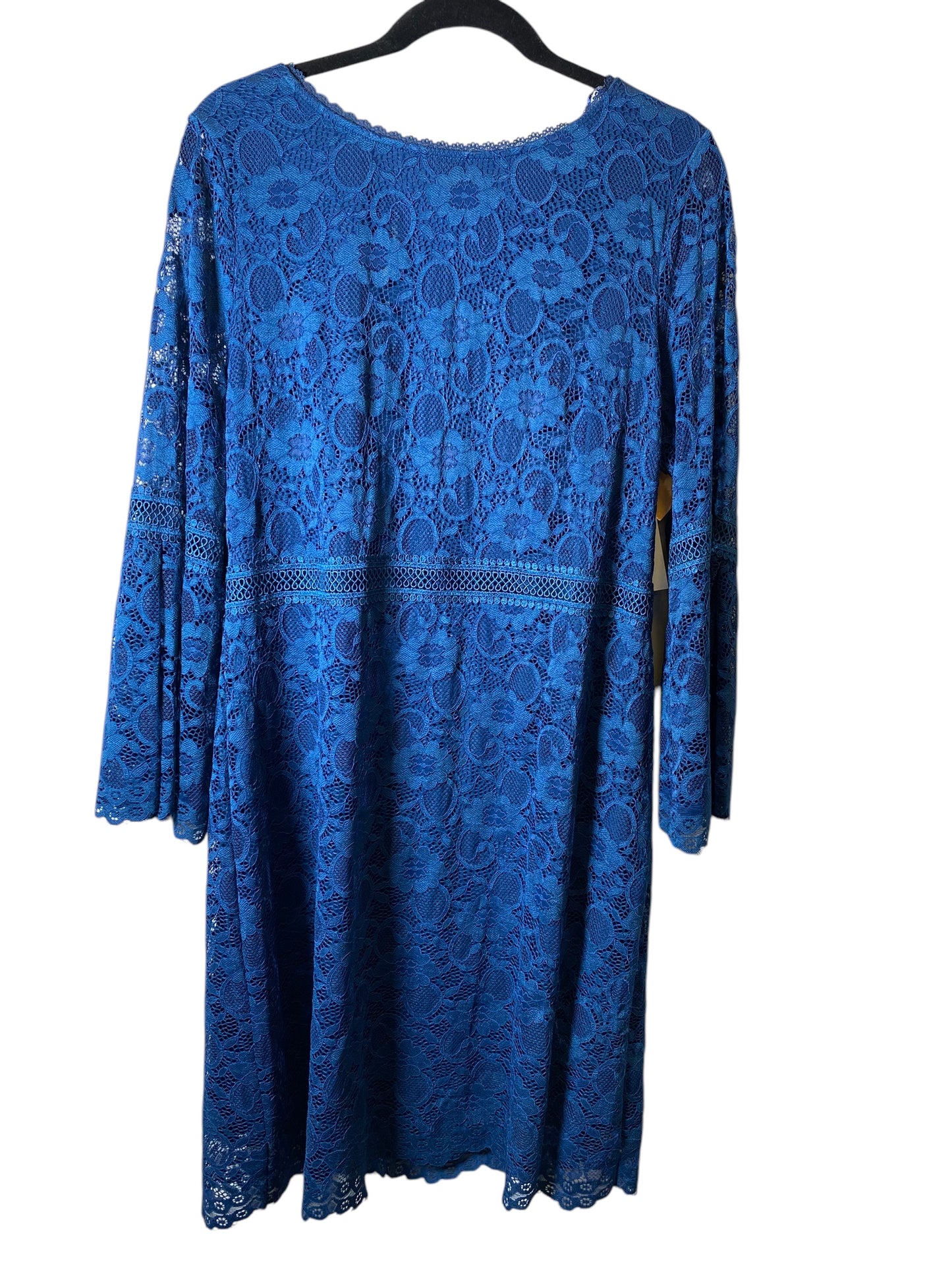 Dress Casual Short By Isaac Mizrahi In Blue, Size: L