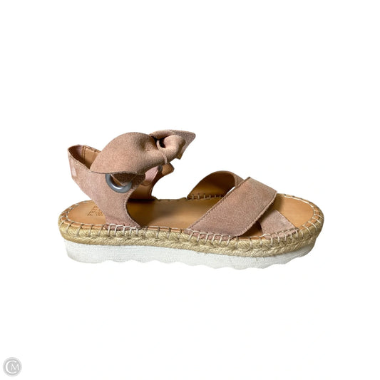 Sandals Flats By Frye And Co In Pink, Size: 7.5