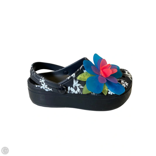 Sandals Heels Platform By Crocs In Multi-colored, Size: 7