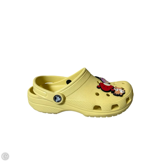 Shoes Flats By Crocs In Yellow, Size: 7