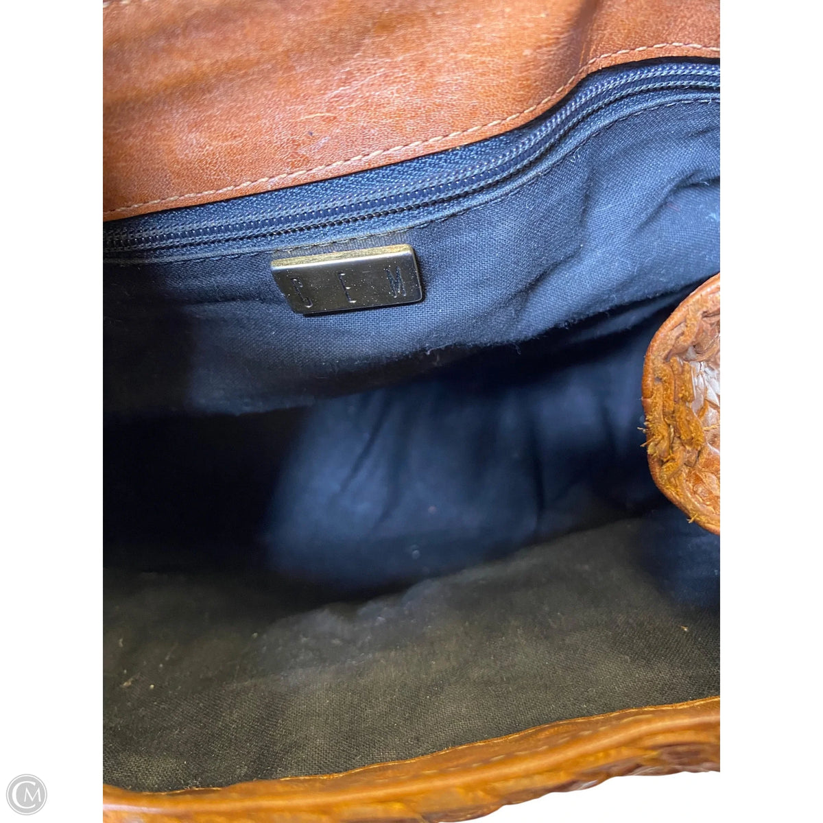 Crossbody By Clothes Mentor, Size: Medium