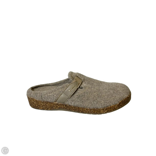 Shoes Flats By Earth Origins In Taupe, Size: 8.5W