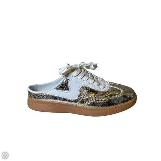 Shoes Sneakers By Clothes Mentor In Gold & Tan, Size: 9