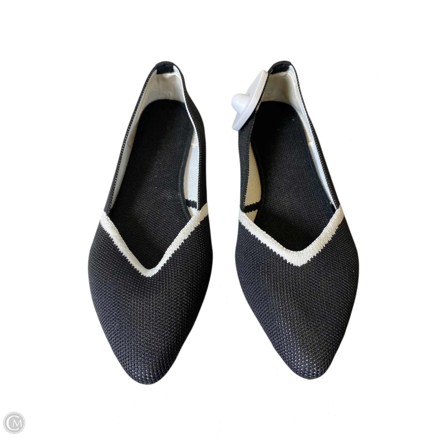 Shoes Flats By Clothes Mentor In Black & White, Size: 5