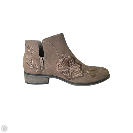 Boots Ankle Heels By Clothes Mentor In Brown, Size: 8