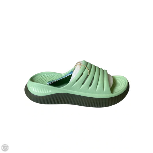Sandals Flats By Clothes Mentor In Green, Size: 8