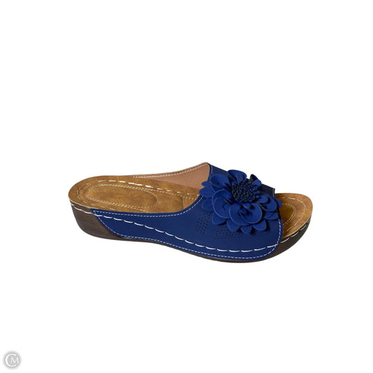 Sandals Flats By Clothes Mentor In Navy, Size: 7.5