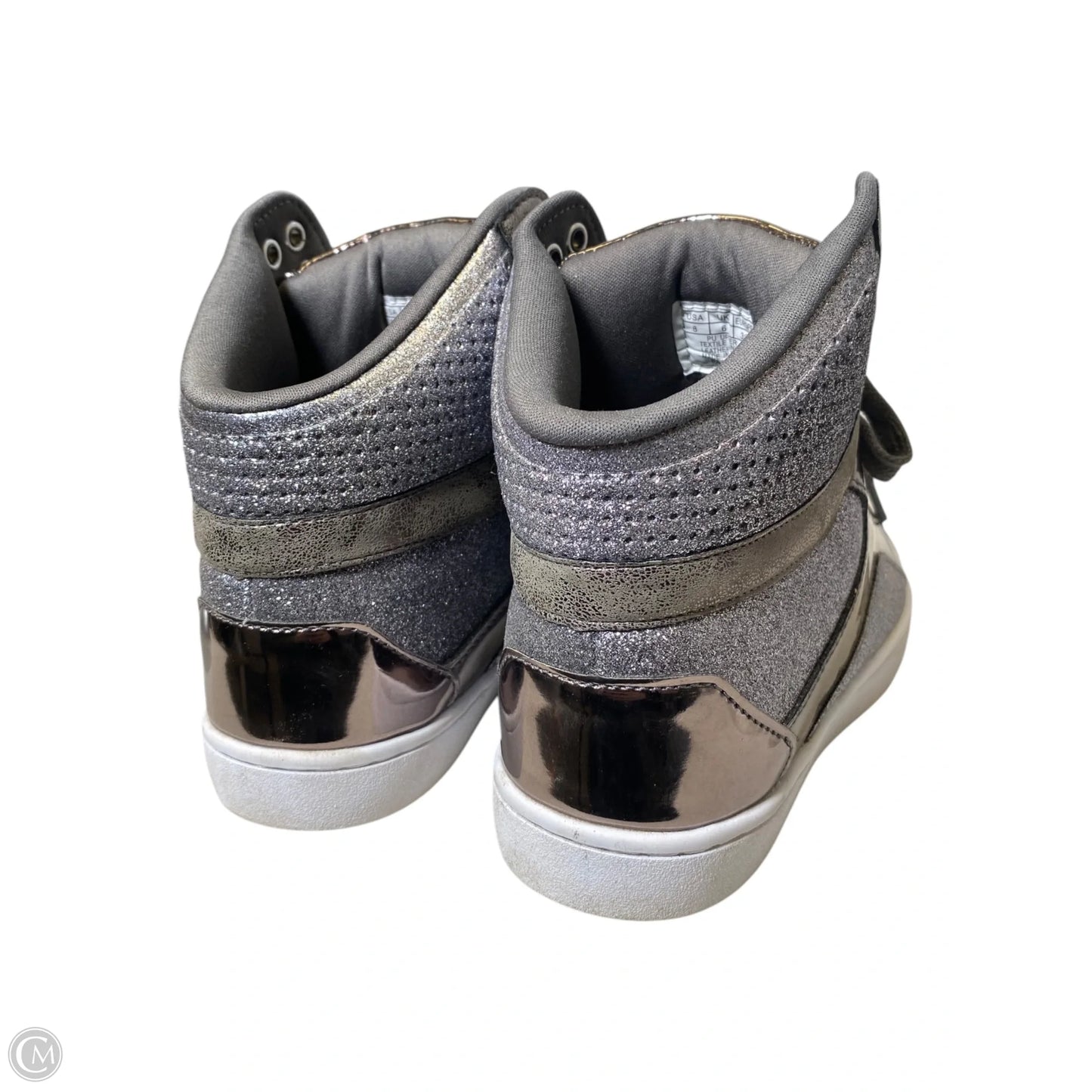 Shoes Sneakers By Clothes Mentor In Silver, Size: 8