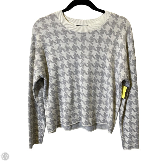 Sweater By Tahari In Grey & White, Size: S