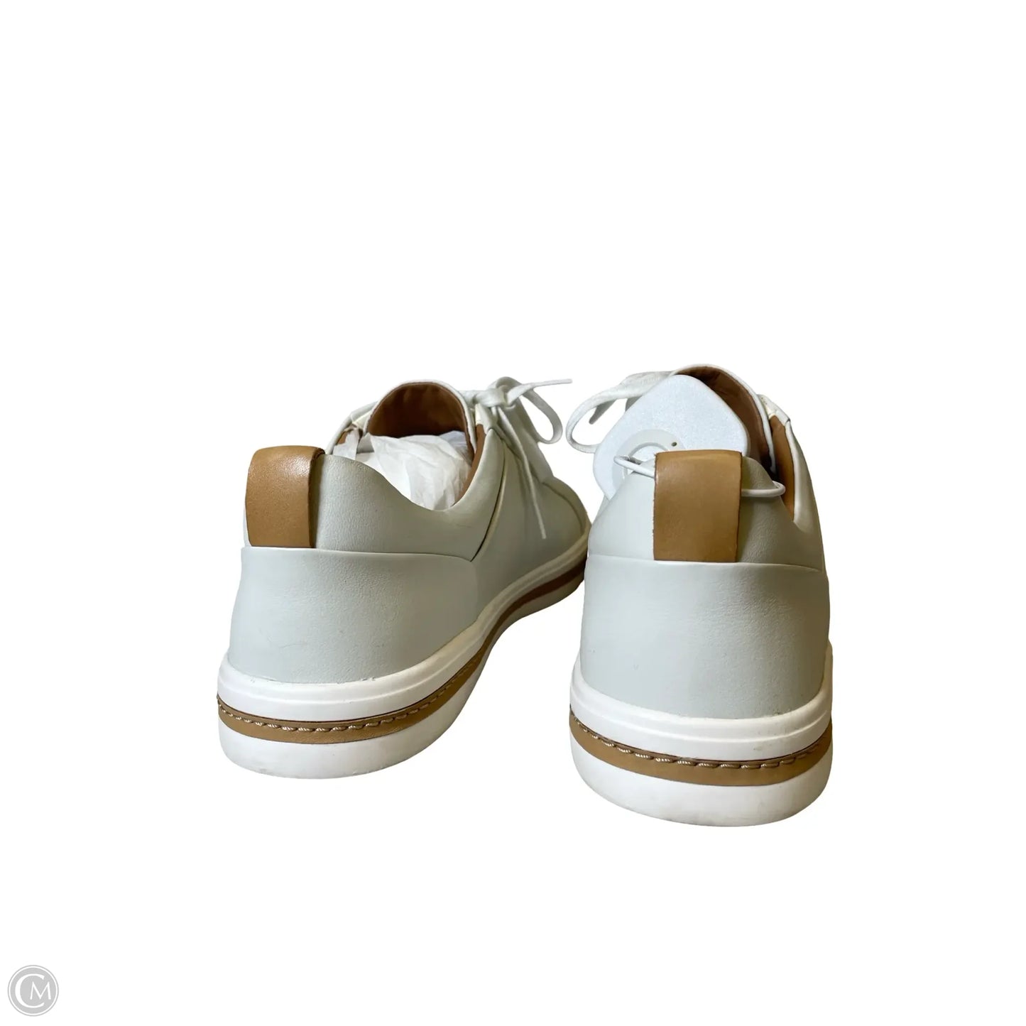 Shoes Flats By Clarks In Ivory, Size: 10