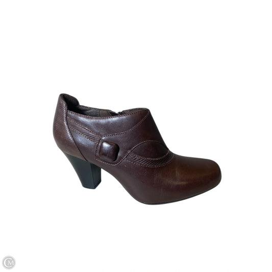 Boots Ankle Flats By Clarks In Brown, Size: 6