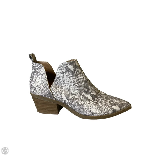 Boots Ankle Heels By Universal Thread In Snakeskin Print, Size: 8