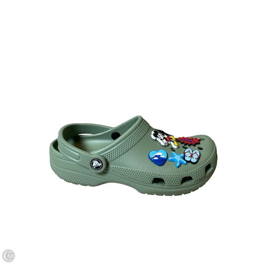 Shoes Flats By Crocs In Green, Size: 7