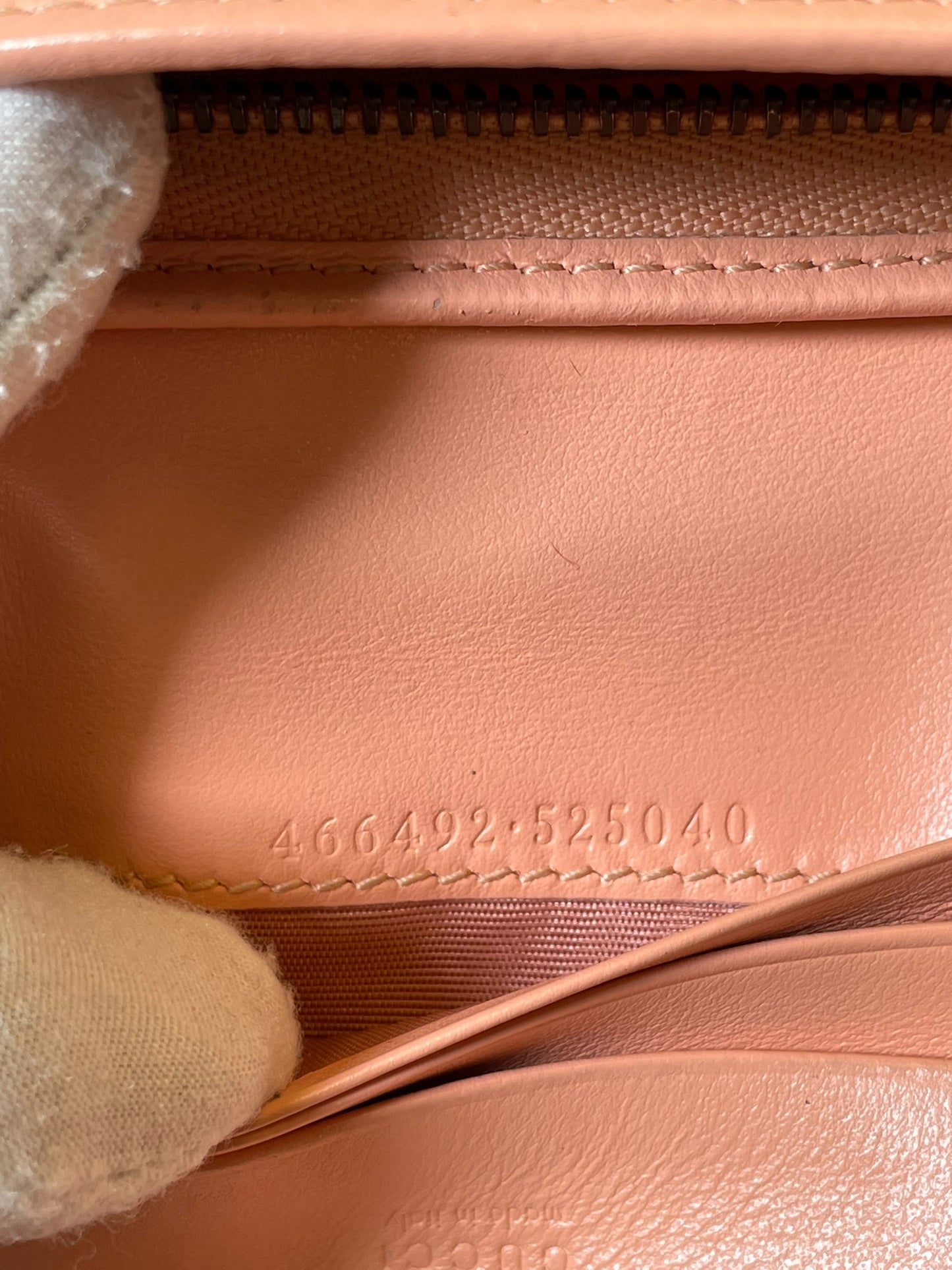 Wallet Luxury Designer By Gucci, Size: Medium
